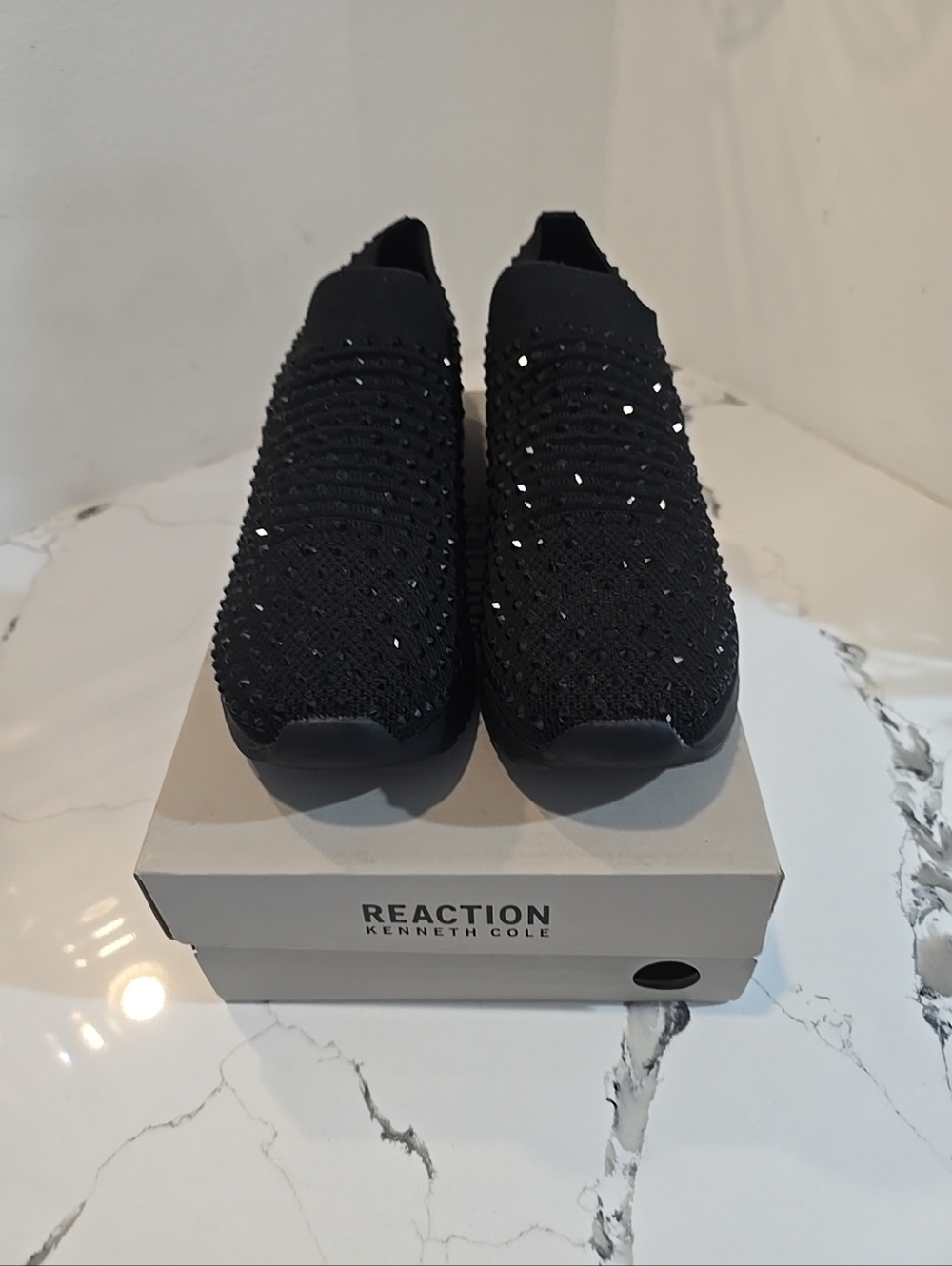 KENNETH COLE CAMERON JEWEL JOGGER Black Women's Size 11 Pre-owned Like New - Picture 3 of 10